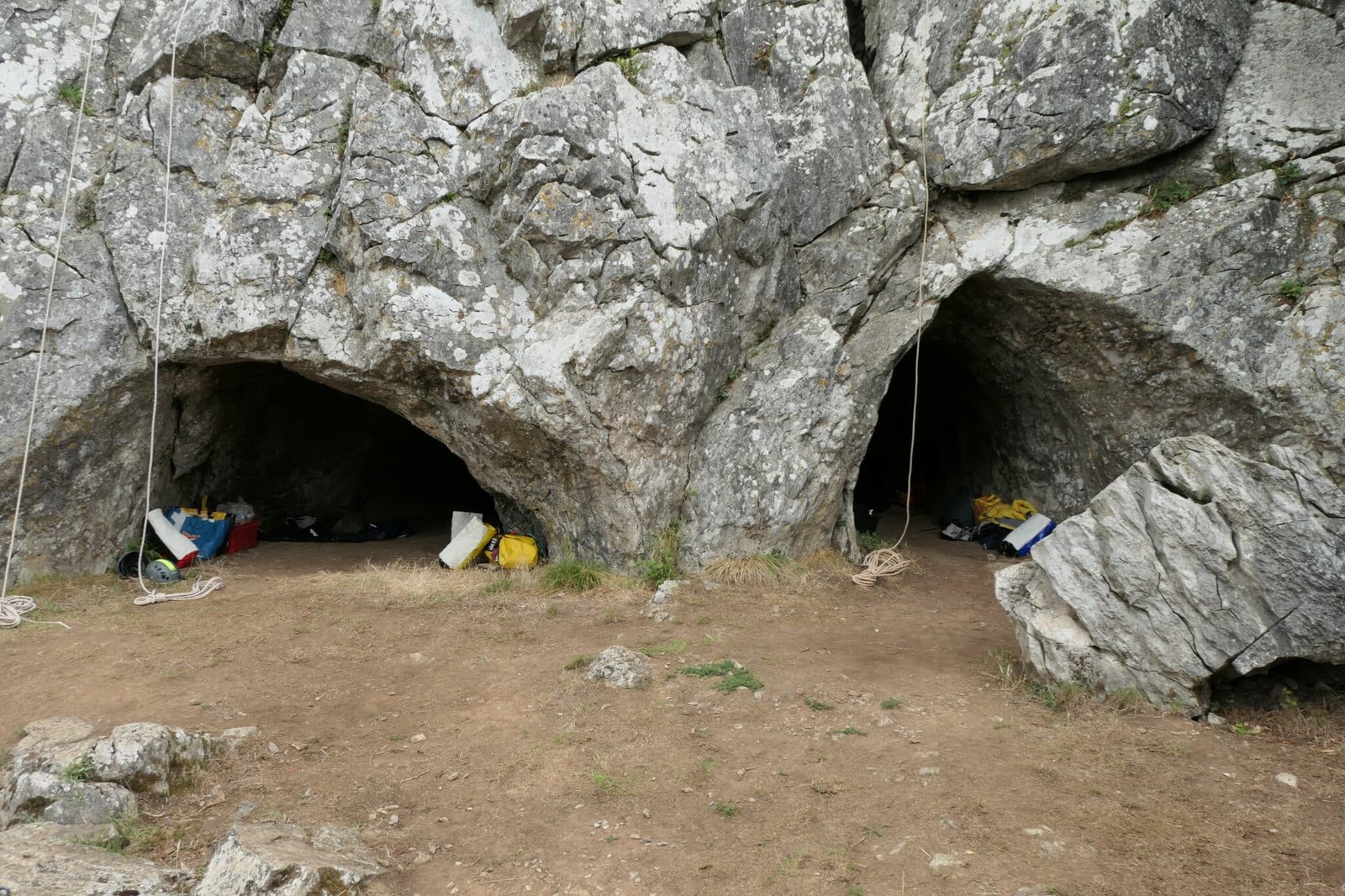 Les Grottes De Saulges L Habitat De Nos Anc Tres Revue Histoire