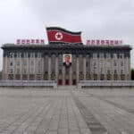 La Corée du Nord, dans les médias occidentaux, en 2019. Quartier général du Comité Central a Pyongyang - Flickr Mark Fahey | Creative Commons BY 2.0
