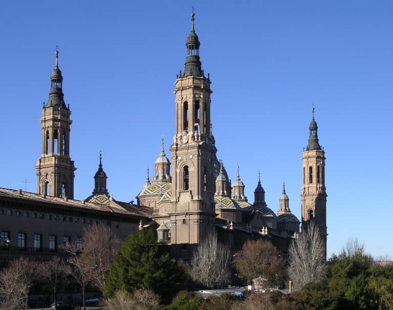 La basilique Notre-Dame du Pilier, à Saragosse, en Espagne, en illustration à notre article sur le rapt en Aragon à l'époque médiévale - Willtron | Creative Commons BY-SA 3.0