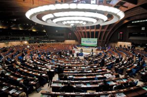 Le Parlement européen tient sa première élection en 1979