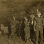 Malgré la législation, les compagnies minières ont pendant longtemps contourné les limitations au travail des enfants - Lewis Wickes Hine | Domaine public