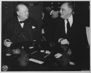 Roosevelt et Churchill à la conférence de Casablanca.