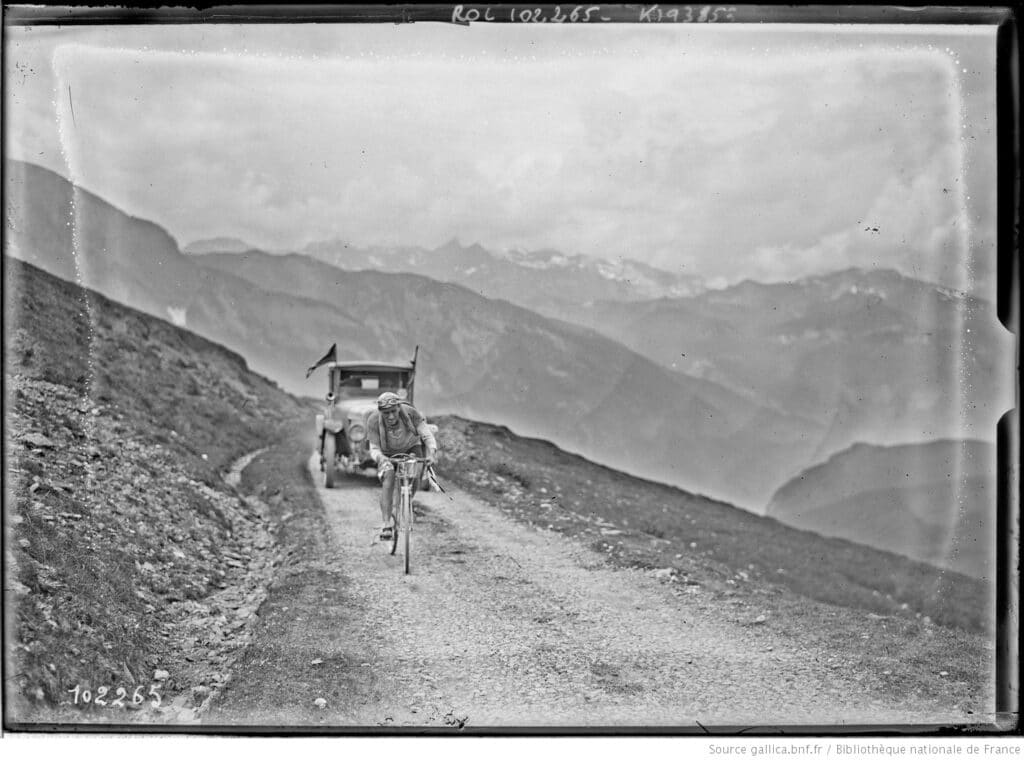 Tour de France au col d'Aubisque 1er Juillet 1925 - Agence Rol | Domaine public
