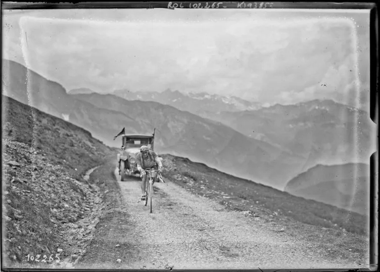Tour de France au col d'Aubisque 1er Juillet 1925 - Agence Rol | Domaine public