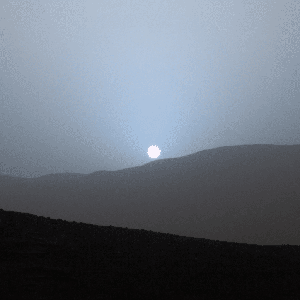 La Mars Rover prend un cliché du soleil qui se couche sur la planète rouge en 2005