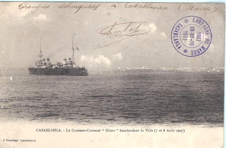 Le croiseur français Gloire lors du bombardement de Casablanca en août 1907, imprimé sur une carte postale - Joseph Boussuge | Domaine public