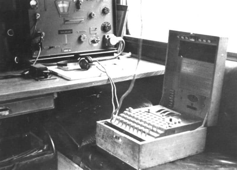 Machine Enigma de la 7e division blindée (1941) - Bundesarchiv, Bild 146-2006-0188 / Lücke | Creative Commons BY-SA 3.0