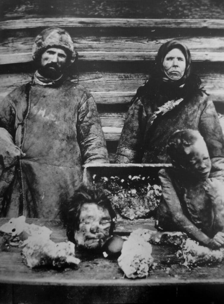 Scène de cannibalisme pendant la famine soviétique de 1921-1922 - Auteur inconnu | Domaine public