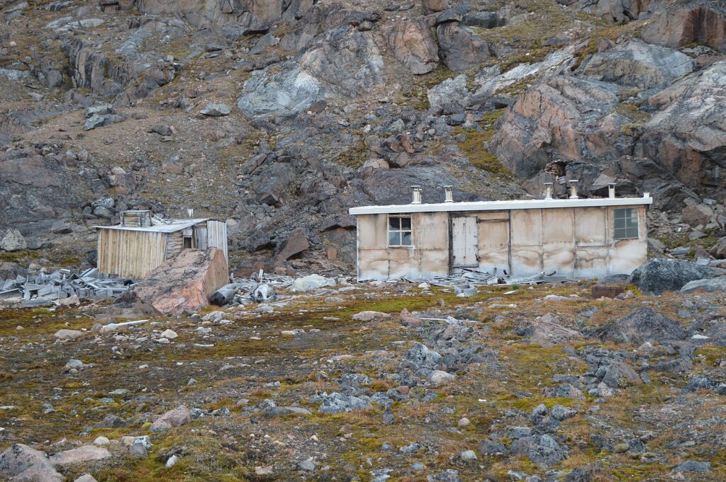 Stations météorologique allemande de l'opération Haudegen au Svalbard - Scruffysnake | Creative Commons Attribution-Share Alike 4.0 International