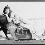L'actrice française Sarah Bernhardt (1844-1923) en Cléopâtre - Napoléon Sarony | Domaine public