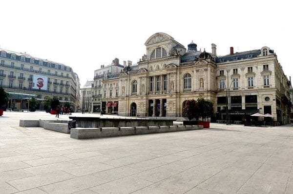 La Place du Ralliement à Angers depuis l... | Revue Histoire