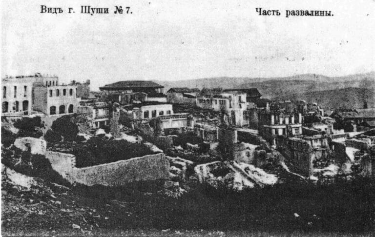 Chouchi dans le Haut-Karabagh (en 1920) après le massacre (1905) de sa population arménienne - Sfrandzi I Domaine public