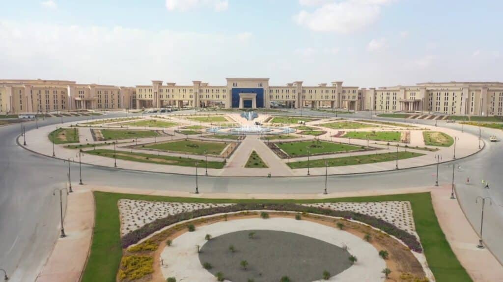 « L'Octogone » le pentagone égyptien, place monumentale de la ville, en novembre 2020 - Ziad Rashad | Domaine public