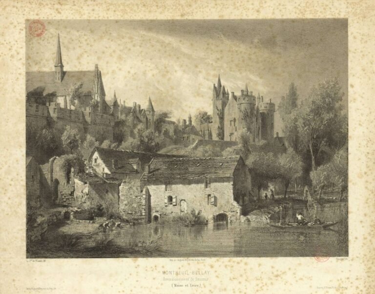 Panorama de l'église et du château de Montreuil-Bellay depuis le pont sur le Thouet - Archive départementale du Maine-et-Loire | Licence Ouverte Version 2.0