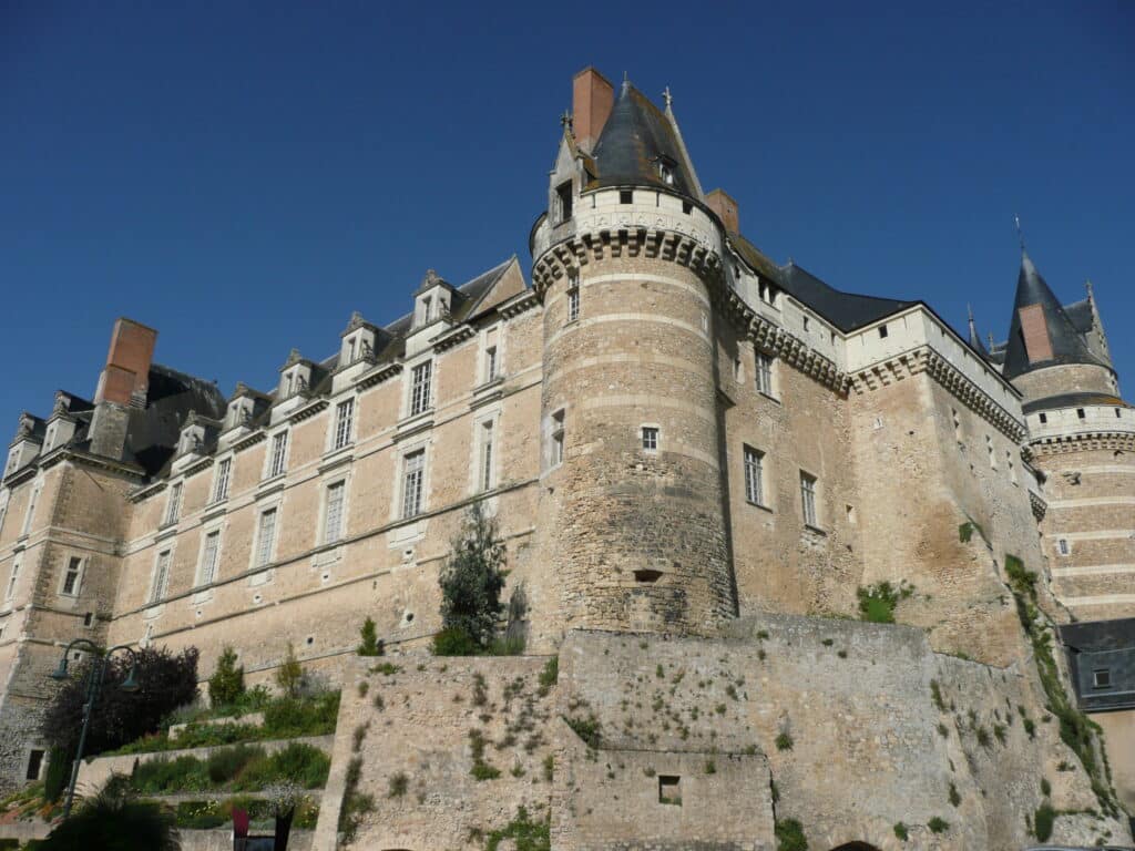 Vue de la façade xve siècle et xvie siècle du Château de Durtal - Romain Bréget | Creative Commons BY-SA 3.0