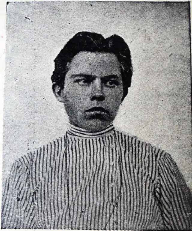 Antonov, leader de la révolte du Tambov (Photo prise durant son incarcération en 1909) – Auteur inconnu | Domaine public