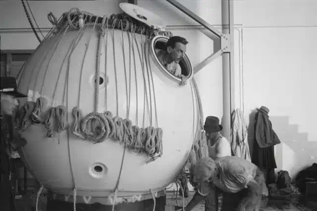 Max Cosyns dans le ballon d'Auguste Piccard - Walter Mittelholzer | Domaine public