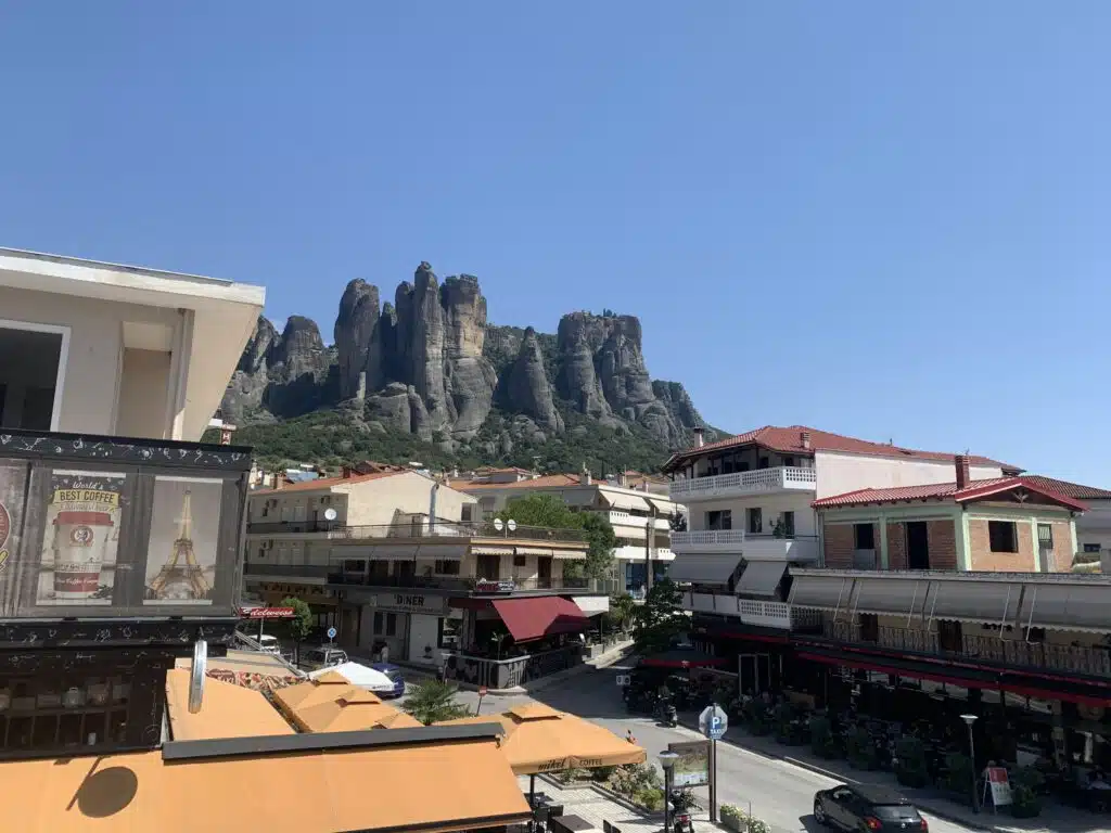 Aux pieds des Météores à Kalabaka en Grèce - Augustin Remond | Creative Commons BY-NC-SA