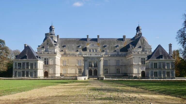 Château de Serrant dans le Maine-et-Loire - Petit Angevin | Creative Commons BY-SA 4.0 DEED