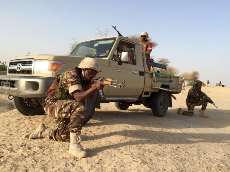 Démonstration de l'Armée nigériane, sur les procédures contre Boko Haram - VOA/Nicolas Pinault | Domaine public