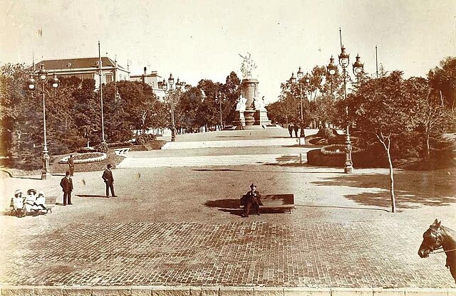 Plaza Francia dans le quartier Recoleta en 1914 - Auteur inconnu | Domaine public