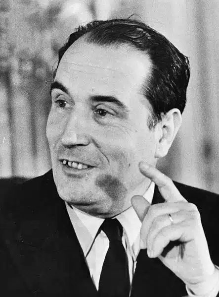 Photographie de François Mitterrand en 1968 | Domaine public