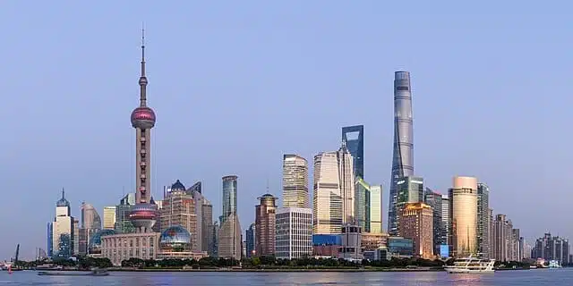 Panorama du district de Pudong, à Shangaï en novembre 2017 - King of Hearts | CC BY SA 4.0