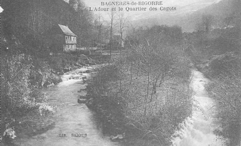 Bagnères-de-Bigorre, l'Adour et le quartier des cagots - Carte postale, collection privée | Domaine public