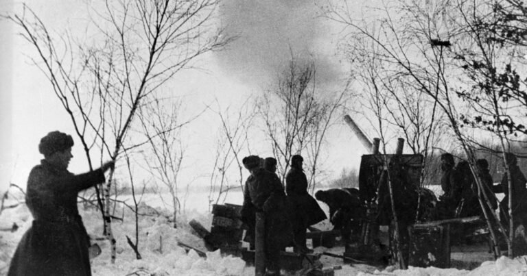Canon soviétique de 122 mm aux abords de Moscou - Viktor Temine | Domaine public