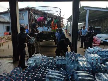 Aide humanitaire dans la ville mahoraise d'Ongoujou après le passage du cyclone Chido - Gendarmerie nationale sur X
