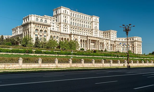 Photo du palais du parlement à Bucarest en 2024 - Jorge Franganillo | Creative Commons Attribution 2.0