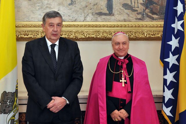 Rencontre entre le Nonce apostolique Luigi Pezzuto et le Président de la Présidence de Bosnie-Herzégovine Nejboša Radmanović - Agence de presse catholique de la Conférence épiscopale de Bosnie-Herzégovine | 2013