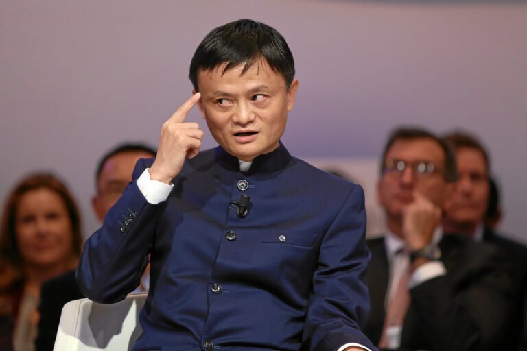 Jack Ma, président exécutif d'Alibaba Group, lors de la session « An Insight, An Idea » de la réunion annuelle 2015 du Forum économique mondial au centre de congrès de Davos, le 23 janvier 2015 - World Economic Forum | Creative Commons BY-NC-SA 2.0