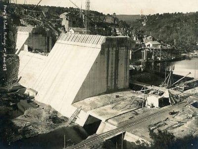 110 000 m3 de béton ont été utilisés pour édifier le barrage de Guerlédan (1928) - Ernest Blat | Domaine public