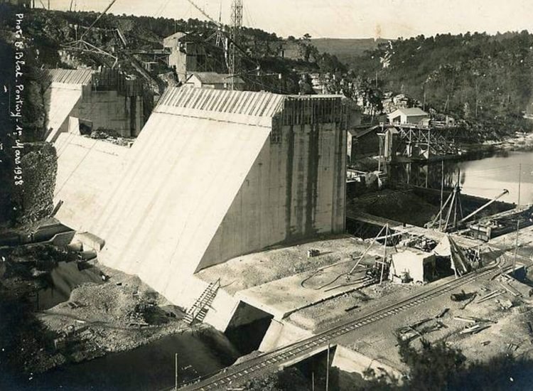 110 000 m3 de béton ont été utilisés pour édifier le barrage de Guerlédan (1928) - Ernest Blat | Domaine public