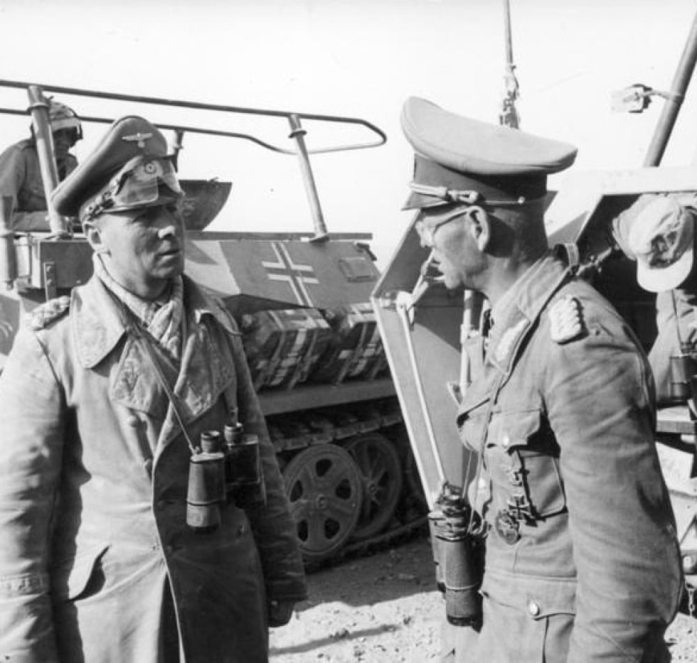 Afrique du Nord, juin 1942 : Rommel en compagnie du Generalmajor Georg von Bismarck - Bundesarchiv | Creative Commons BY-SA 3.0