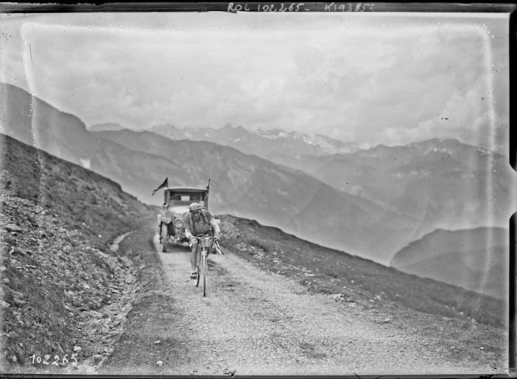 Tour de France au col d'Aubisque 1er Juillet 1925 - Agence Rol | Domaine public