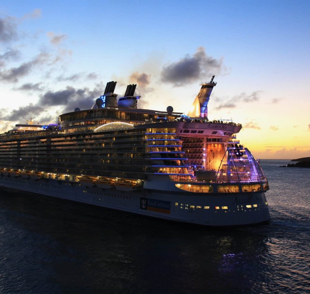 L'Allure of the seas dans le port de l'île de Sint Maarten - Andreas von Oettingen | Creative Commons Attribution-Share Alike 3.0 Unported