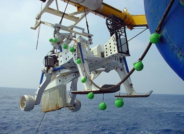 Une charrue-marine utilisé pour l'ensouillage des câbles sous-marins - Sergio77 | Creative Commons BY-SA 4.0 Deed"