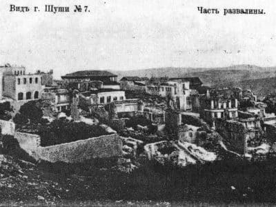 Chouchi dans le Haut-Karabagh (en 1920) après le massacre (1905) de sa population arménienne - Sfrandzi I Domaine public