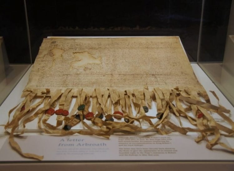 Copie de la déclaration d'Arbroath exposée à l'abbaye d'Arbroath - Mike Pennington | Creative Commons BY-SA 2.0 DEED