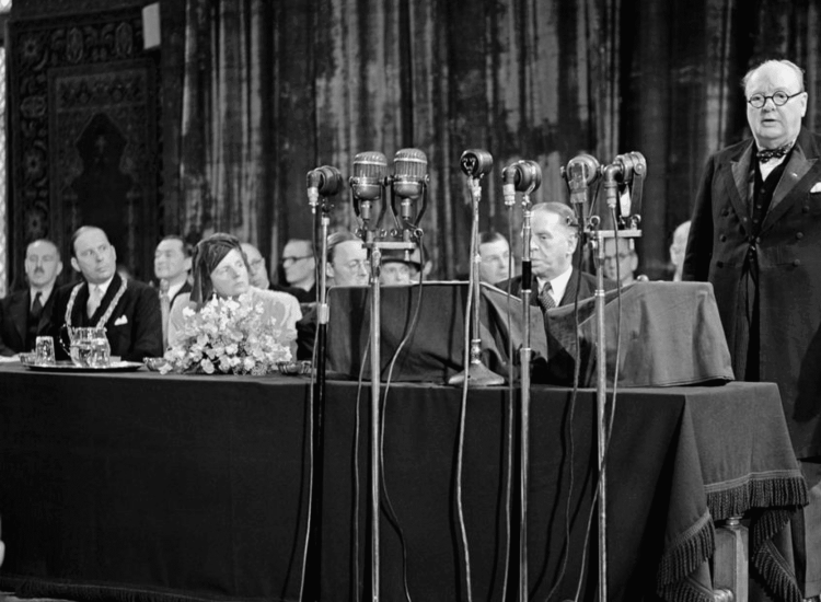 Discours de Winston Churchill - Congrès de La Haye, mai 1947 - Auteur inconnu | Domaine public