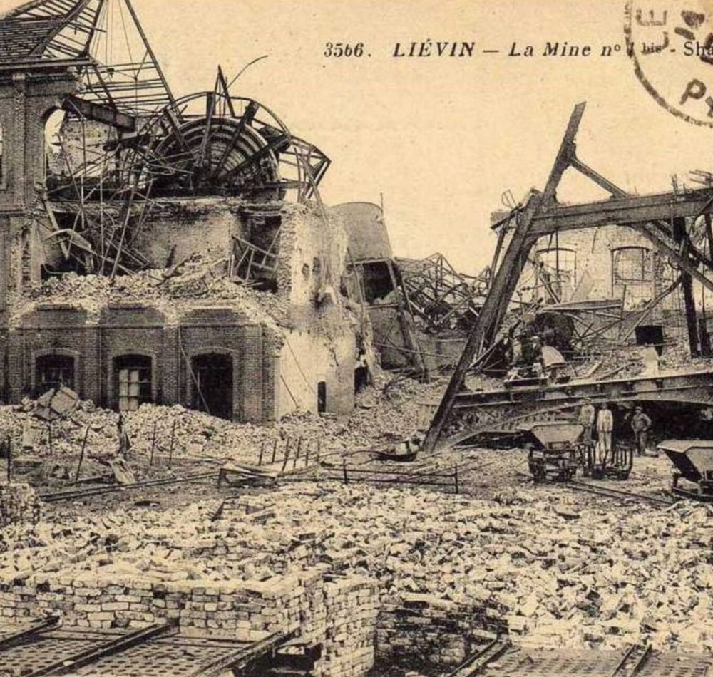 Exemple de destruction d’outillage industriel à la fosse no 1 - 1 bis - 1 ter de la Compagnie des mines de Liévin - Auteur inconnu | Domaine public