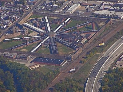 Holmesburg Prison vue du ciel - Marduk | Domaine public