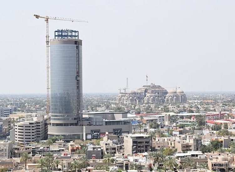 Hôtel Baghdad Rotana et centre commercial Al-Harithiya, Bagdad - Mohammad Huzam [ Creative Commons BY-SA 4.0