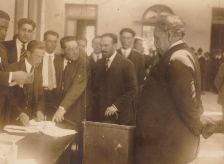 José Batlle lors des élections de 1920 - Bibliothèque nationale d'Uruguay | Creatives Commons BY-SA 2.0 Deed