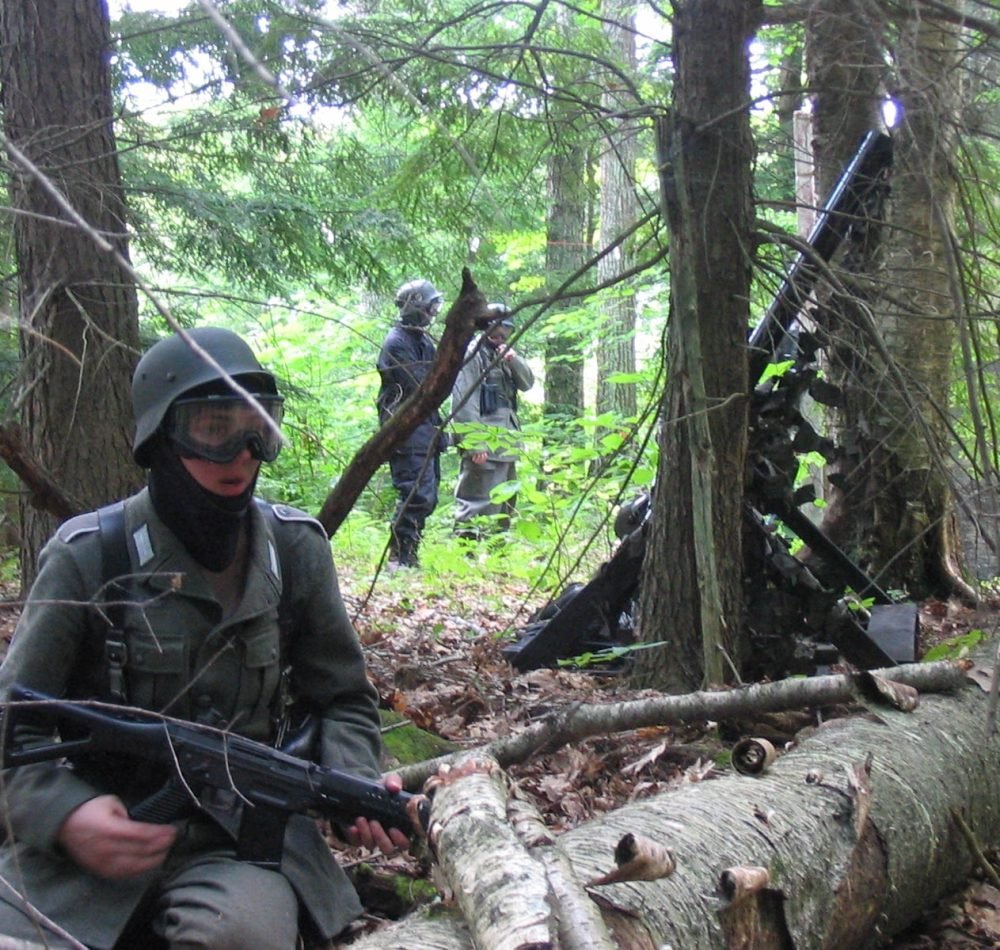 Joueurs d'airsoft lors d'une reconstitution de la Seconde Guerre mondiale - Mike Brown | Creative Commons BY 2.5