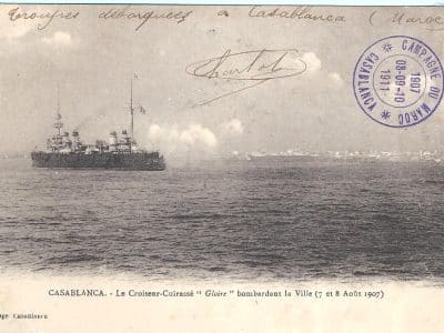 Le croiseur français Gloire lors du bombardement de Casablanca en août 1907, imprimé sur une carte postale - Joseph Boussuge | Domaine public