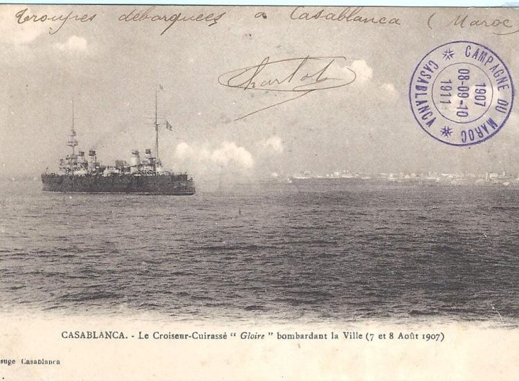 Le croiseur français Gloire lors du bombardement de Casablanca en août 1907, imprimé sur une carte postale - Joseph Boussuge | Domaine public