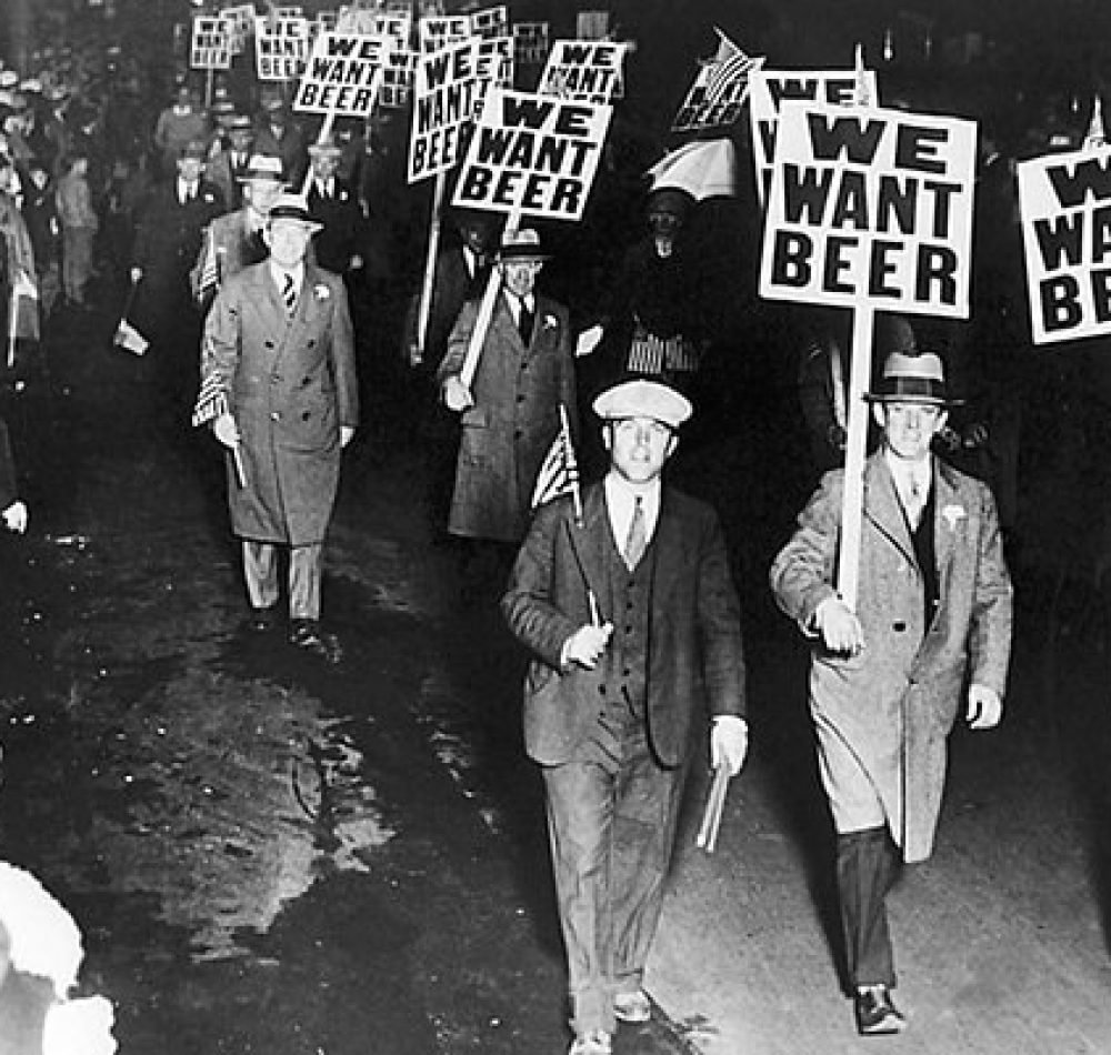 Les syndicats organisent une réunion contre la prohibition à Chicago en 1920 - Auteur inconnu [ Domaine public